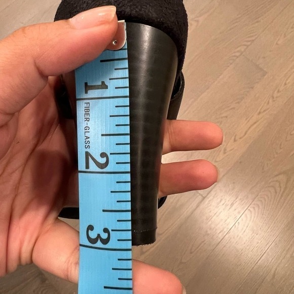 GIANI Bernini Black Justyne Strappy Sandal Leather Heels Size 8.5 - Picture 2 of 8